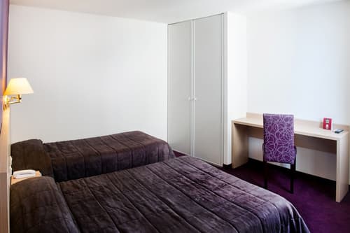 Hotel Continental, Room