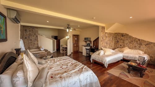 Issimo Suites Boutique Hotel & Spa - Adults Only, Room