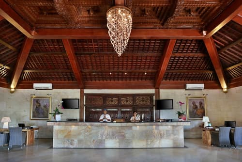 Vila Ombak Hotel, Reception