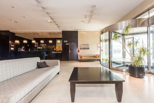 Hotel Mercader, Interior entrance