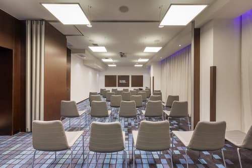 Ikonik Parlament, Meeting facility