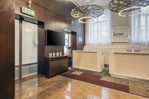 Ikonik Parlament, Reception