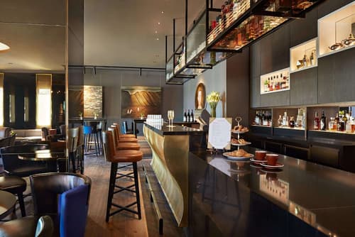 QT Wellington, Lobby