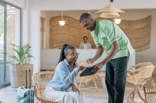 Cotton Bay Hotel, Reception