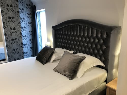 Golden Tree Hotel, Room