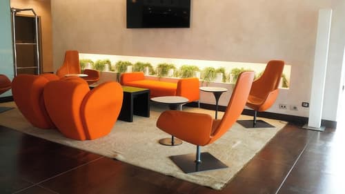 Hotel Cruise, Lobby sitting area