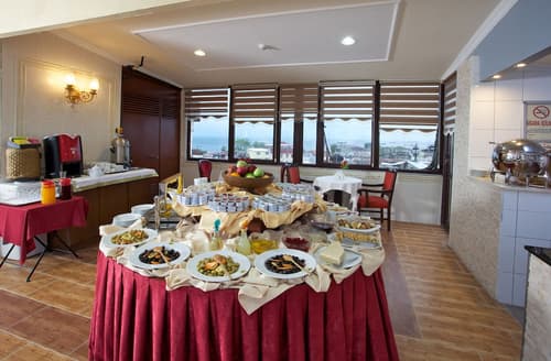 Amber Hotel - Special Class, Buffet