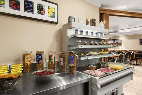 Days Inn by Wyndham London Hyde Park, Breakfast area