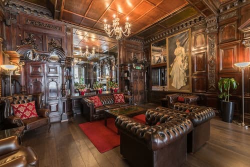 Grand Royale Hyde Park, Lobby sitting area