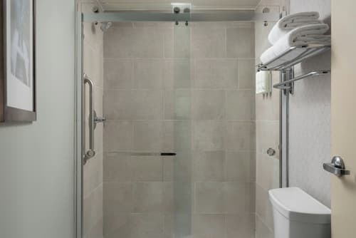 SpringHill Suites by Marriott Fort Myers Airport, Bathroom