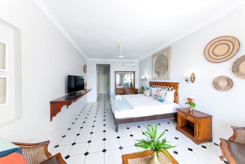 Palm Beach Hotel, Room