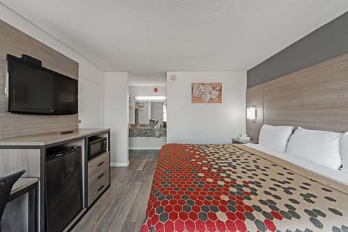 Econo Lodge And Suites Bricktown, Room