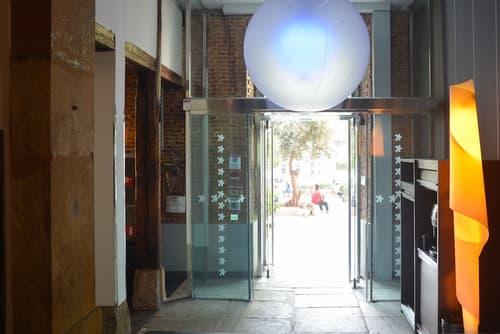 Petit Palace Plaza del Carmen, Interior entrance