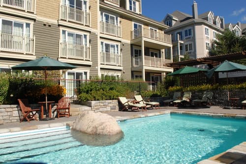 Ermitage du Lac - Les Suites Tremblant, Outdoor pool