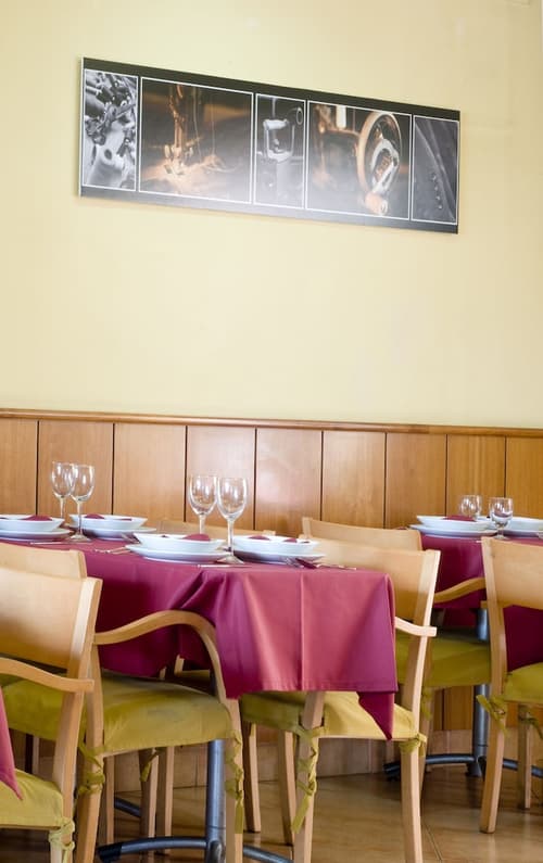 Ciutat de Sant Adria, Restaurant