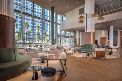 Melia Valencia, Primary image