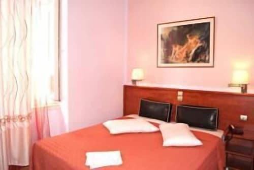 Hotel Diethnes, Room