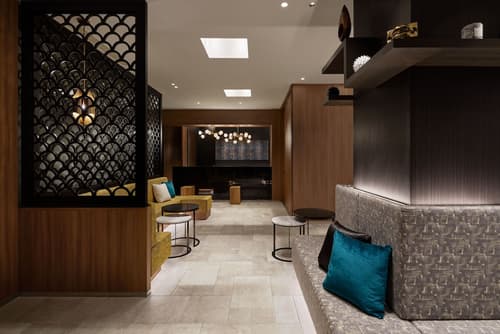 the b akasaka-mitsuke, Lobby