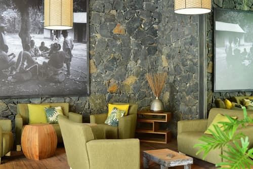 The Ravenala Attitude, Lobby sitting area