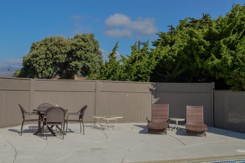 Sea Breeze Inn, Outdoor pool