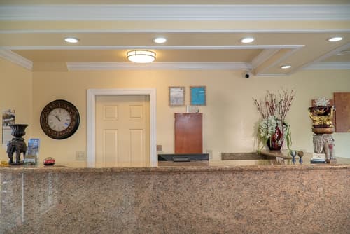 Sea Breeze Inn, Reception