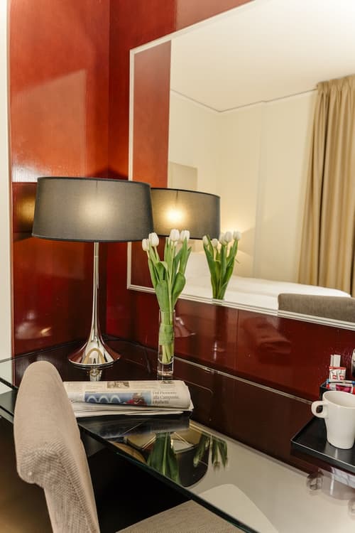 Hotel Cosmopolitan, Room