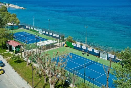 Palatino Hotel, Tennis court