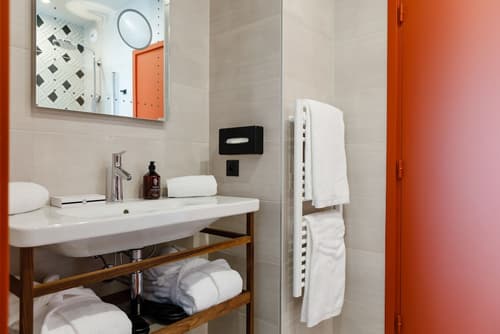 Hotel Verlaine, Room