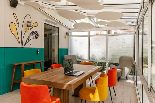 Hotel Verlaine, Lobby sitting area