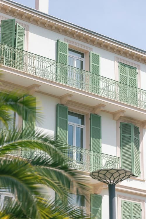 Hotel Verlaine, Front of property