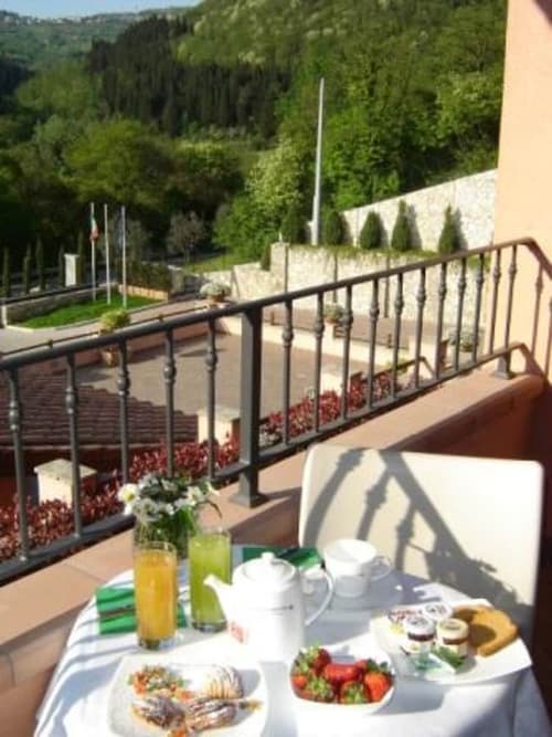 Meridiana Country Hotel, Terrace/patio