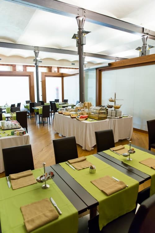 Hotel Barrage, Restaurant