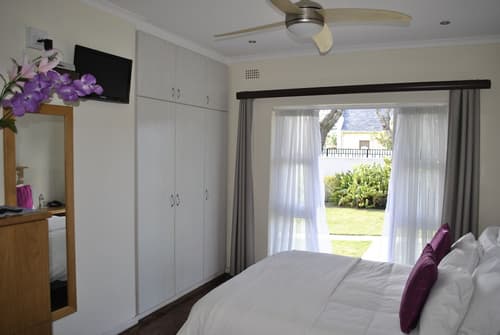 Cotswold House, Room