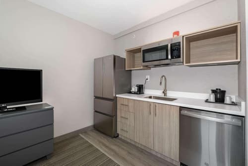 Country Inn & Suites by Radisson, Port Canaveral, FL, Room