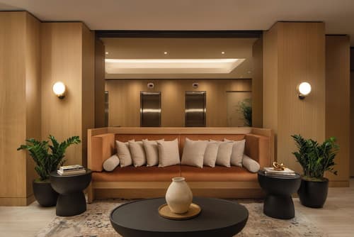 Aura Hotel Times Square, Reception