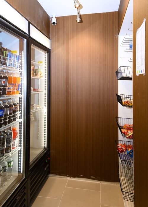 Days Inn & Suites by Wyndham Niagara Falls/Buffalo, Lobby