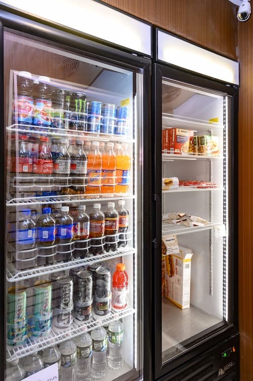 Days Inn & Suites by Wyndham Niagara Falls/Buffalo, Lobby