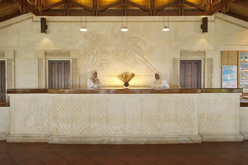 Royal Island Resort & Spa, Reception