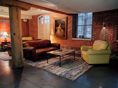 Lancaster Arts Hotel, Lobby sitting area