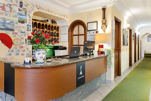Hotel Carmencita, Reception