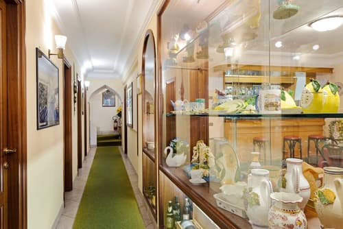 Hotel Carmencita, Reception