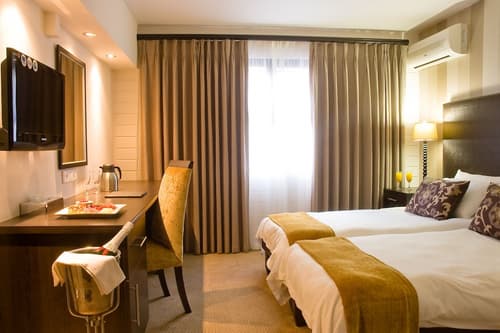 The Kelway Hotel, Room