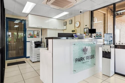 Park Regis Anchorage, Reception