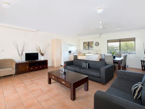 Park Regis Anchorage, Room