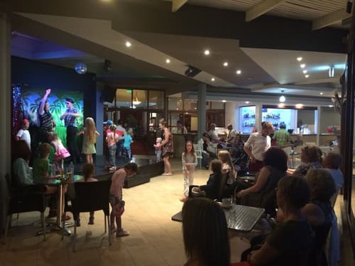 Mayfair Hotel, Theater show