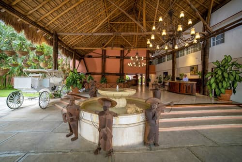 Hotel Chichen Itza, Lobby