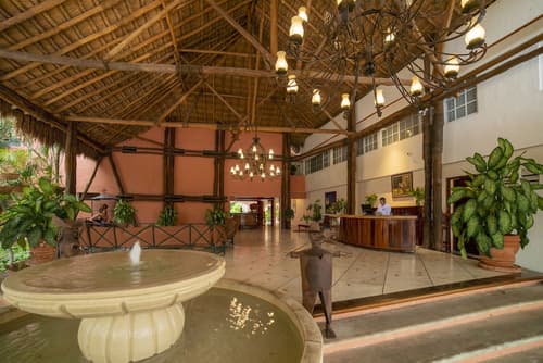 Hotel Chichen Itza, Reception