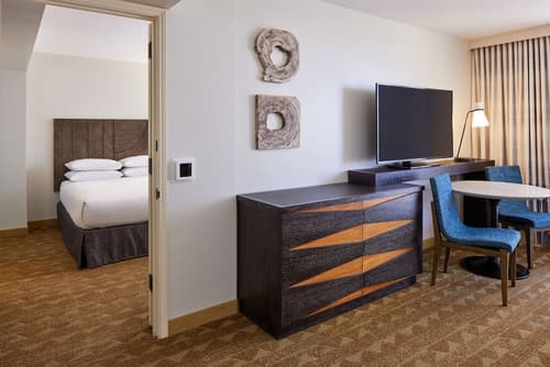 Embassy Suites by Hilton Waikiki Beach Walk, Room
