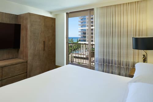 Embassy Suites by Hilton Waikiki Beach Walk, Room