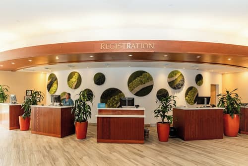 Embassy Suites by Hilton Waikiki Beach Walk, Lobby